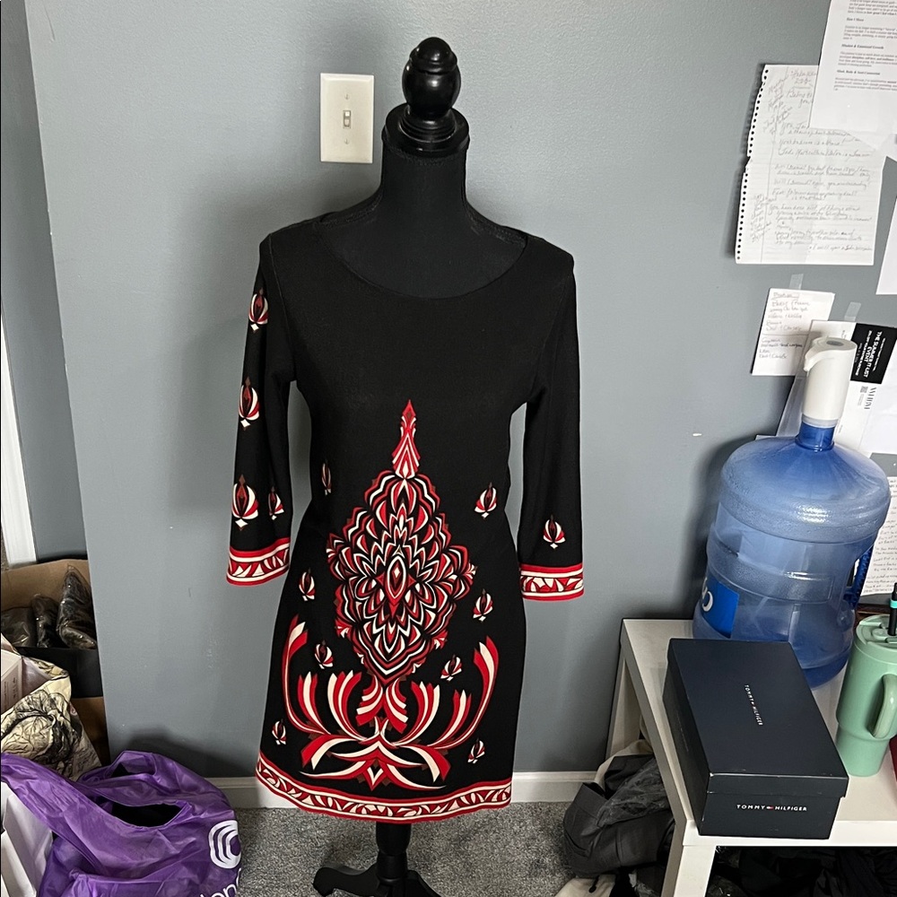 Forever 21 Elegant Black and Red Patterned Dress